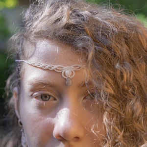 Labradorit köves mikromakramé fejdisz / rövid nyaklánc. Csomózott nyakék. Hastánc ékszer. Szakrális tánc homlokdísz, Ékszer, Lábdísz és Testékszer, Piercing, fejdísz, Ékszerkészítés, MESKA