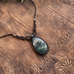 Moha akhát makramé nyaklánc réz gyöngyökkel. Kék fényü leveles labradorit nyakék. Egyedi tündérnyakék. - ékszer - nyaklánc - y nyaklánc - Meska.hu