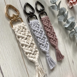 Makramé mini szívecskés' kulcstartó - táska & tok - kulcstartó & táskadísz - kulcstartó - Meska.hu