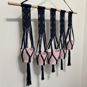 Makramé 5-ös virágtartó - otthon & életmód - dekoráció - virágdísz és tartó - virágtartó - Meska.hu Makramé 5-ös virágtartó - otthon & életmód - dekoráció - virágdísz és tartó - virágtartó - Meska.hu