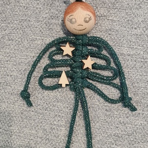 Makramé hóemberes, karácsonyfás kulcstartó, táskadísz - táska & tok - kulcstartó & táskadísz - kulcstartó - Meska.hu