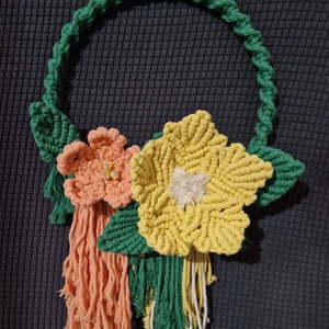 Virágos tavaszi dísz, Otthon & Életmód, Dekoráció, Fali és függő dekoráció, Falra akasztható dekor, Csomózás, MESKA