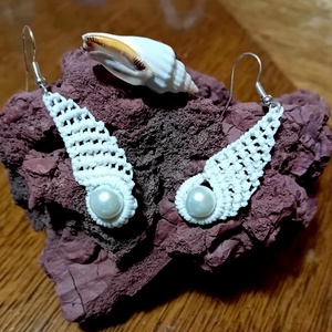 Kagyló mintás makramé fülbevaló - ékszer - fülbevaló - lógó fülbevaló - Meska.hu