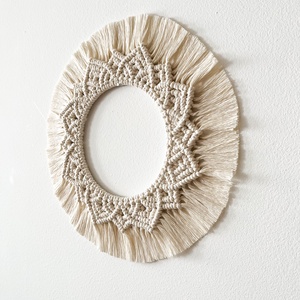 Natúr kis makramé mandala, natúr színű, felakasztható fali dekoráció - Tükörrel is rendelhető  - otthon & életmód - dekoráció - fali és függő dekoráció - falra akasztható dekor - Meska.hu