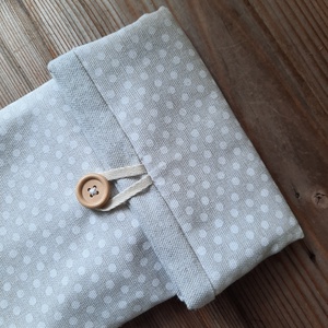Natúr színű vászonzsák fehér pöttyökkel, textil ajándéktasak, ajándéktáska - táska & tok - neszesszer - Meska.hu