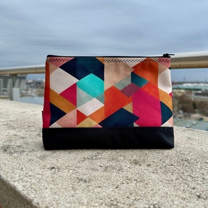 Nagyméretű Vízálló Neszesszer Absztrakt Háromszögek - Meska.hu