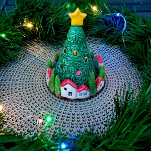 Kerámia mécses, fenyőfa házakkal, Esküvő, Dekoráció, Asztaldísz, Kerámia, Festett tárgyak, MESKA