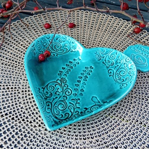 Szív virág és madárka mintás kerámia tál, türkiz - otthon & életmód - dekoráció - asztal és polc dekoráció - asztaldísz - Meska.hu