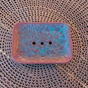 Mandala mintájú kerámia szappantartó, türkiz-rózsaszín - otthon & életmód - fürdőszoba - szappantartó - Meska.hu