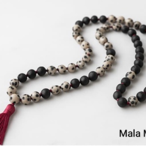 Vulkáni Erő Rudraksha Mala nyaklánc, Otthon & Életmód, Dekoráció, Spiritualitás, Mala, Ékszerkészítés, Csomózás, MESKA
