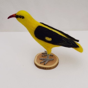 Tűnemezelt sárga rigó - otthon & életmód - dekoráció - dísztárgy - Meska.hu