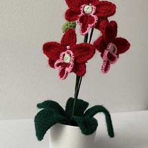 Horgolt piros mini orchidea Nőnapra, Otthon & Lakás, Dekoráció, Asztal és polc dekoráció, Horgolt & Csipketerítő, Horgolás, Mindenmás, MESKA
