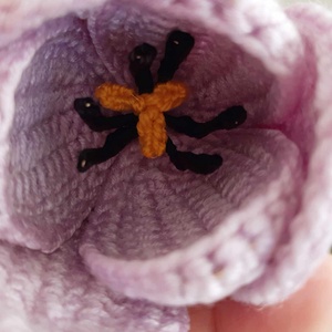 Horgolt lila tulipán Anyák napjára - otthon & életmód - dekoráció - virágdísz és tartó - csokor & virágdísz - Meska.hu