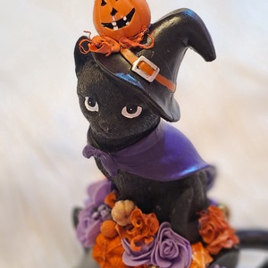 Halloweeni Cicás Asztaldísz - Boszorkány Cica Bögrében (26 cm) - otthon & életmód - dekoráció - halloween - halloweeni asztaldísz - Meska.hu
