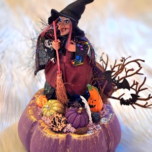 Boszorkányos Halloween Dekoráció � Egyedi Faragott Hatású Lila Tökdíszben - Meska.hu