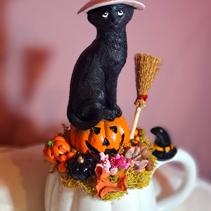 Halloweeni Bögrés Asztaldísz � Boszorkány kalapos Fekete Macska - otthon & életmód - dekoráció - halloween - halloweeni asztaldísz - Meska.hu