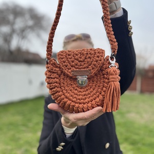 Ariana horgolt crossbody táska - Meska.hu