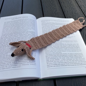 Horgolt tacsi könyvjelző, világosbarna tacskó , Könyv & Zene, Könyvjelző, Horgolás, Hímzés, MESKA