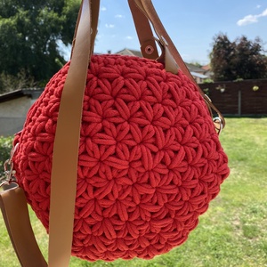 Diana horgolt nagyméretű piros színű kézi- és crossbody táska - táska & tok - kézitáska & válltáska - válltáska - Meska.hu