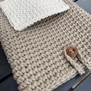 Horgolt laptoptartó 24x33cm laptop tok - RENDELÉSRE készült - Meska.hu