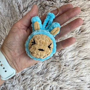 Labubu baba kulcstartó, táskadísz, plüssfigura - piros, rózsaszín, kék, lila - játék & sport - plüssállat & játékfigura - szörnyike - Meska.hu