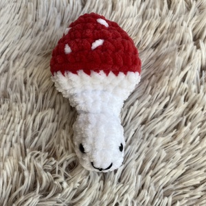 Gomba pop it, kiugró gombácska (dísz vagy kulcstartó) - játék & sport - plüssállat & játékfigura - más figura - Meska.hu