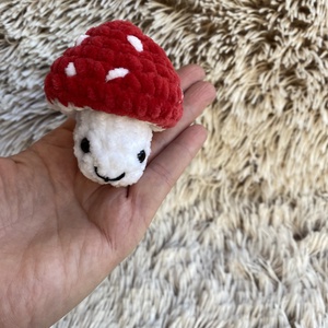 Gomba pop it, kiugró gombácska (dísz vagy kulcstartó) - játék & sport - plüssállat & játékfigura - más figura - Meska.hu