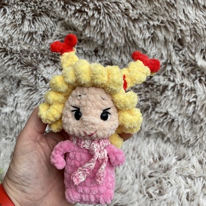 Horgolt Cindy Lou, Játék & Sport, Plüssállat & Játékfigura, Plüss mesefigurák, Horgolás, Hímzés, MESKA