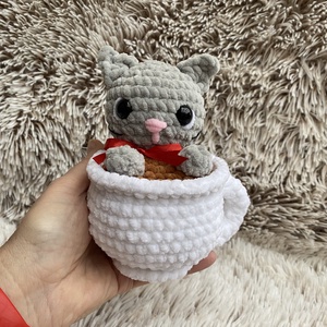 Horgolt bögrés cica, Játék & Sport, Plüssállat & Játékfigura, Cica, Horgolás, Hímzés, MESKA