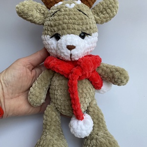 Horgolt rénszarvas piros sállal, Játék & Sport, Plüssállat & Játékfigura, Más figura, Horgolás, Hímzés, MESKA