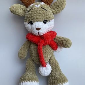 Horgolt rénszarvas piros sállal - játék & sport - plüssállat & játékfigura - más figura - Meska.hu