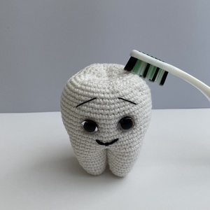 Mosolygós horgolt fog - játék & sport - plüssállat & játékfigura - más figura - Meska.hu