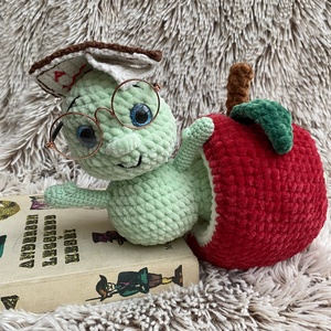 Legcukibb horgolt szemüveges könyvmoly, könyvkukac - Meska.hu