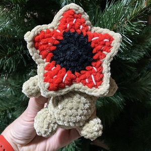 Kézzel horgolt Stranger Things Baby Demogorgon 18 cm plüss - Meska.hu