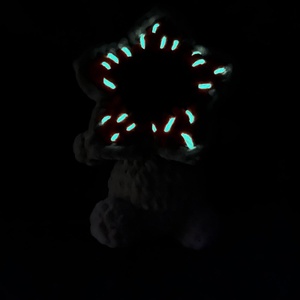 Világítós fogakkal, Stranger Things Demogorgon kulcstartó, táskatartó - táska & tok - kulcstartó & táskadísz - kulcstartó - Meska.hu