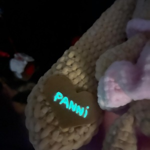 Világító (név) Gyuszi nyuszi, plüss, horgolt, névreszóló  - játék & sport - plüssállat & játékfigura - nyuszi - Meska.hu