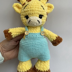 Világító (név) Zsiga, a horgolt plüss zsiráf (névreszóló) - játék & sport - plüssállat & játékfigura - zsiráf - Meska.hu