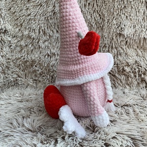 Kézzel horgolt Valentin manó � szíves, nyilas - 35 cm - játék & sport - plüssállat & játékfigura - manó - Meska.hu