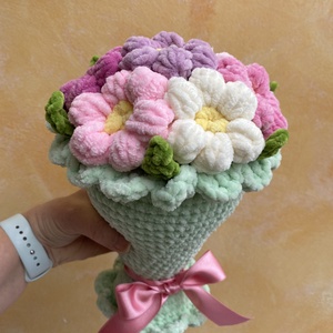 Kézzel horgolt virágcsokor tavaszi hangulatú (névreszóló) 30 cm - otthon & életmód - virágdekoráció - virágok - virágcsokor - Meska.hu
