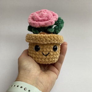 Kézzel horgolt cserepes rózsa - otthon & életmód - virágdekoráció - virágok - virágcsokor - Meska.hu