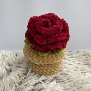 Kézzel horgolt rózsa mosolygós kaspóban, cserepes rózsa - otthon & életmód - virágdekoráció - virágdíszek - virágdísz kaspóban - Meska.hu