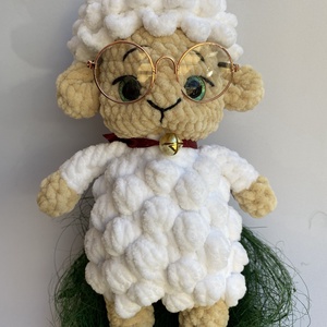 Cuki horgolt bárányka szemüveggel és csengettyűvel - Meska.hu