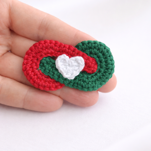 Horgolt Örök Szabadság Kokárda (szívvel vagy szív nélkül is kérheted) - esküvő - kiegészítők - kitűző - Meska.hu