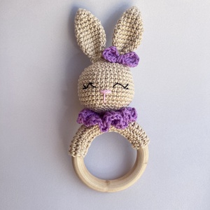 Horgolt nyuszi csörgő, rágóka - baba - mama - baba játékok - csörgő - Meska.hu