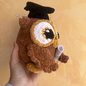 Horgolt bagoly diplomával - játék & sport - plüssállat & játékfigura - bagoly - Meska.hu