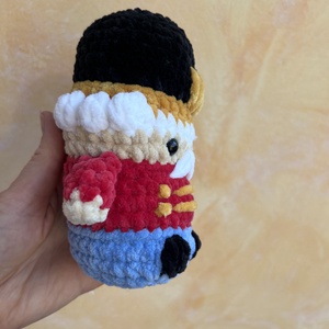 Kézzel horgolt Plüss Diótörő Figura (15 cm) � A legédesebb ünnepi dekoráció! - karácsony - karácsonyi lakásdekoráció - karácsonyi manók, figurák - Meska.hu