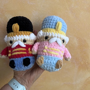 Kézzel horgolt Plüss Diótörő Figura (15 cm) � A legédesebb ünnepi dekoráció! - Meska.hu