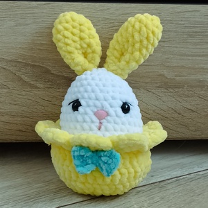 Horgolt amigurumi nyuszi, tojásban-húsvétra - Meska.hu