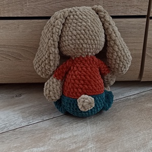 Horgolt amigurumi nyakkendős nyuszi  - játék & sport - plüssállat & játékfigura - nyuszi - Meska.hu
