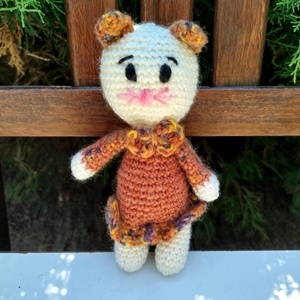 Amigurumi cica, amigurumi figura, amigurumi állatka, Otthon & Életmód, Dekoráció, Asztal és polc dekoráció, Asztaldísz, Horgolás, MESKA